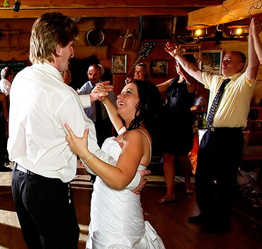 fotografia ślubna - wesele w karczmie